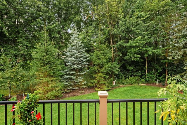 1338 Coach House Lane, South Lyon, MI 48178