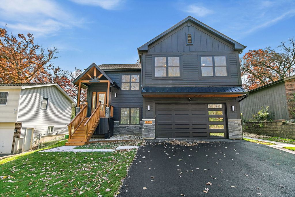 8611 Dorr Road, Wonder Lake, IL 60097