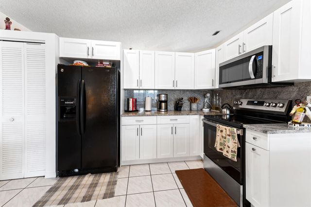 7409 Michigan Isle Road, Lake Worth, FL 33467