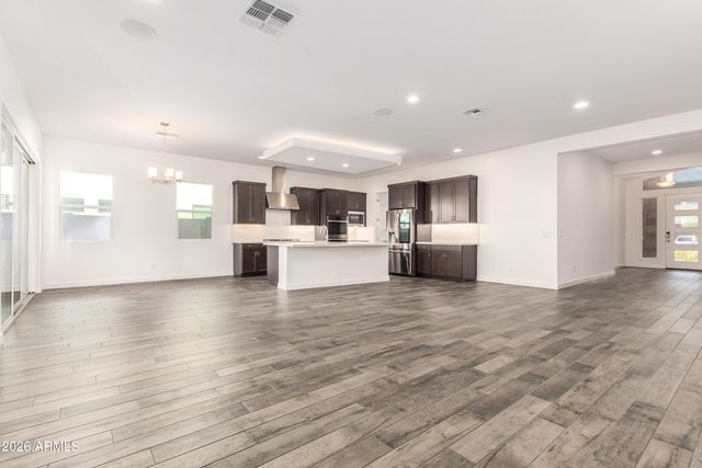 1136 E LA MIRADA Drive, Phoenix, AZ 85042