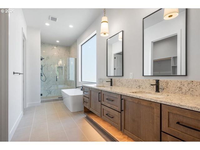 10710 Se 13TH Cir, Vancouver, WA 98664