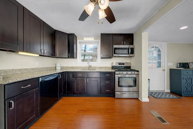 18 Fox Hill Rd, Billerica, MA 01821