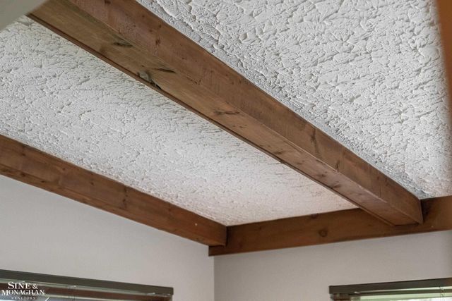 597 Hollywood Avenue, Grosse Pointe Woods, MI 48236