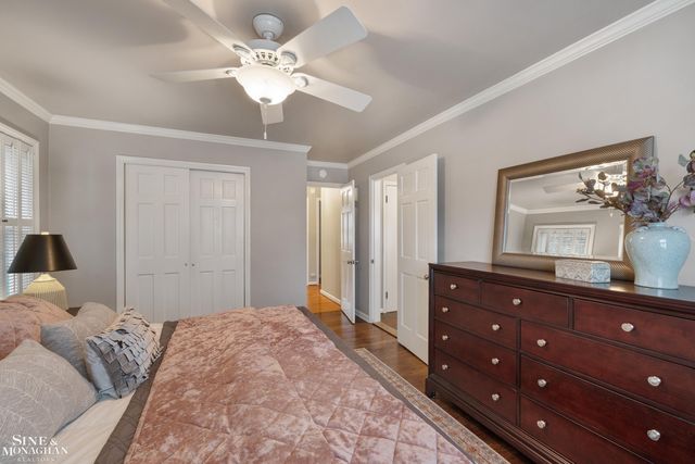 597 Hollywood Avenue, Grosse Pointe Woods, MI 48236