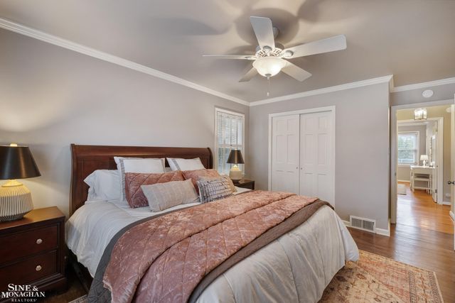 597 Hollywood Avenue, Grosse Pointe Woods, MI 48236