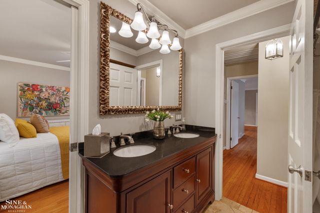 597 Hollywood Avenue, Grosse Pointe Woods, MI 48236