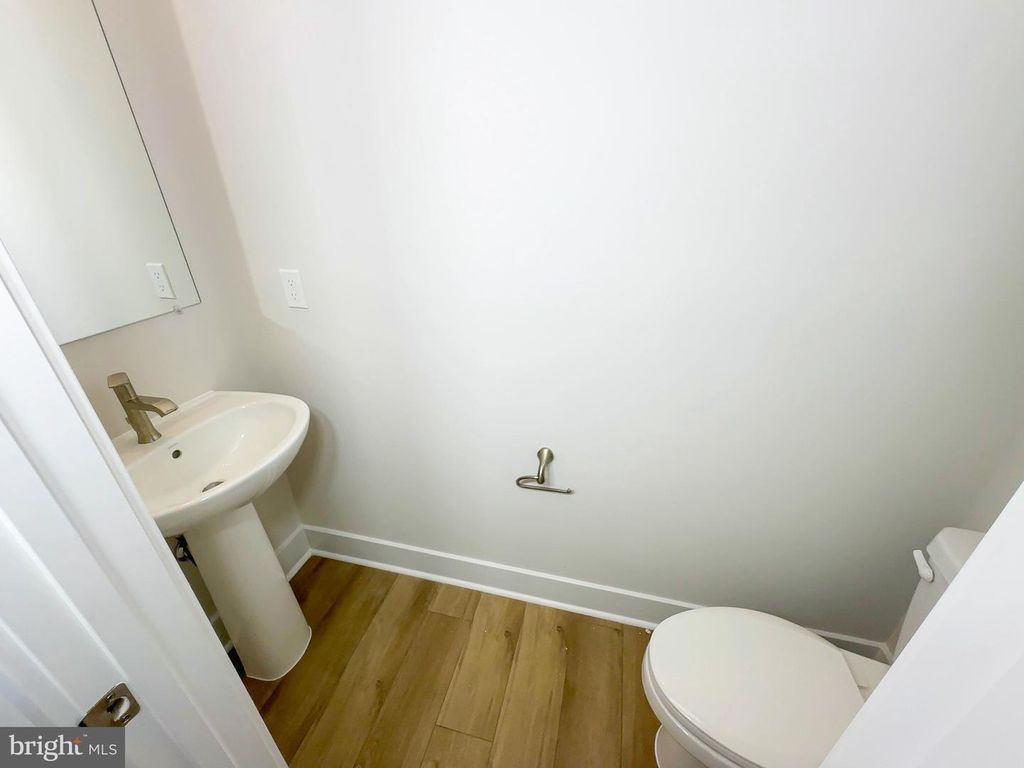 Image 14 of property listing at 10532 COBBLER PL, White Plains, MD 20695