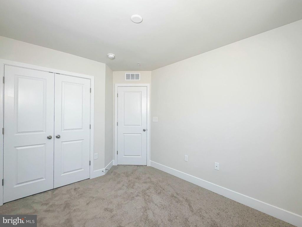 Image 17 of property listing at 10532 COBBLER PL, White Plains, MD 20695