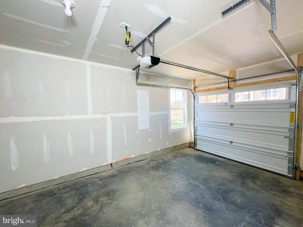 Image 21 of property listing at 10532 COBBLER PL, White Plains, MD 20695