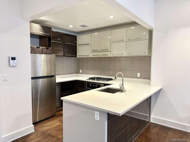 26-26 Jackson Avenue 303, Long Island City, NY 11101