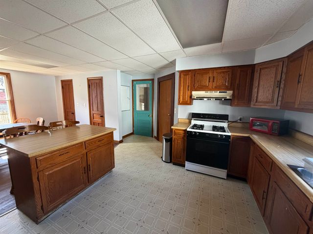 6 Caernarvon Street, Fair Haven, VT 05743