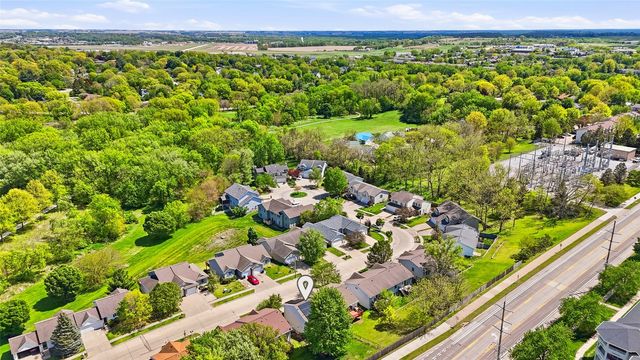 27 Jema Court, Iowa City, IA 52246