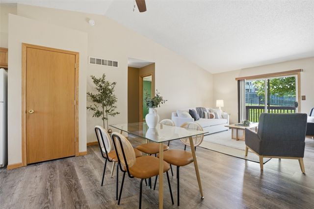 27 Jema Court, Iowa City, IA 52246