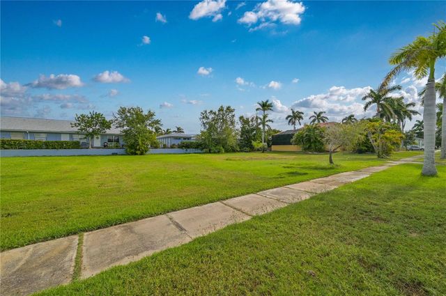 817 W MARION AVENUE, Punta Gorda, FL 33950