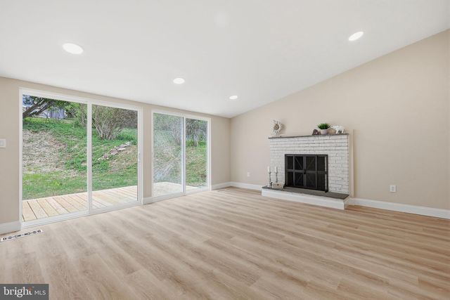 2213 CAMP HILL RD, Fort Washington, PA 19034