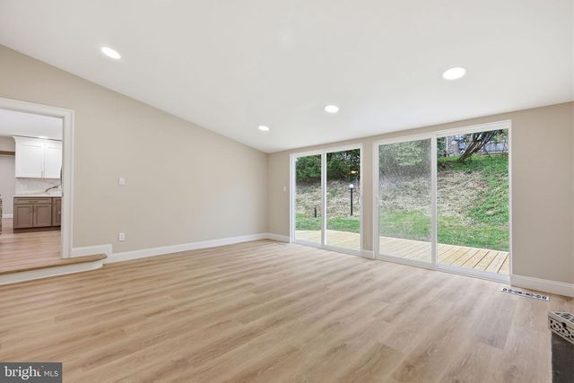 2213 CAMP HILL RD, Fort Washington, PA 19034