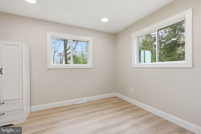 2213 CAMP HILL RD, Fort Washington, PA 19034