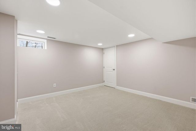 2213 CAMP HILL RD, Fort Washington, PA 19034