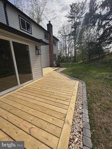 2213 CAMP HILL RD, Fort Washington, PA 19034