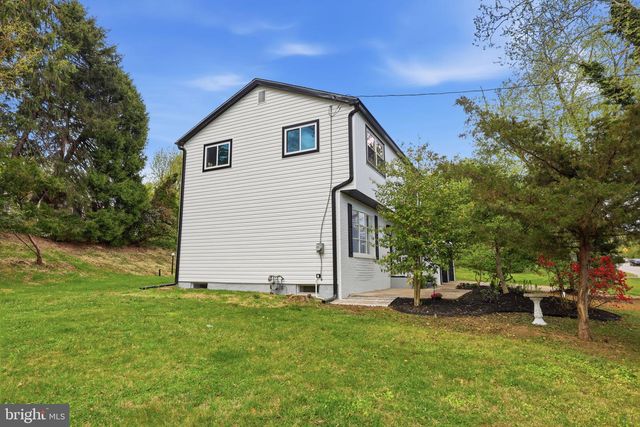 2213 CAMP HILL RD, Fort Washington, PA 19034