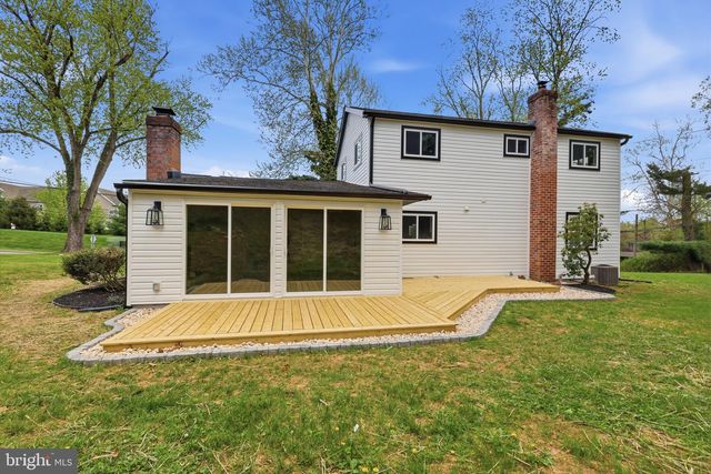 2213 CAMP HILL RD, Fort Washington, PA 19034