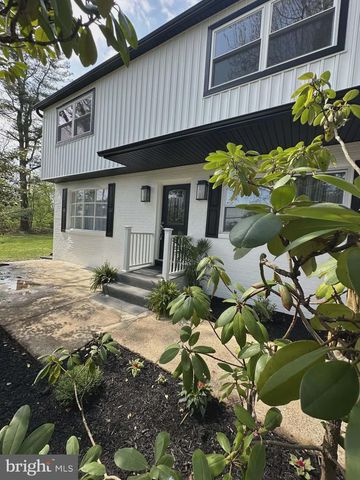 2213 CAMP HILL RD, Fort Washington, PA 19034