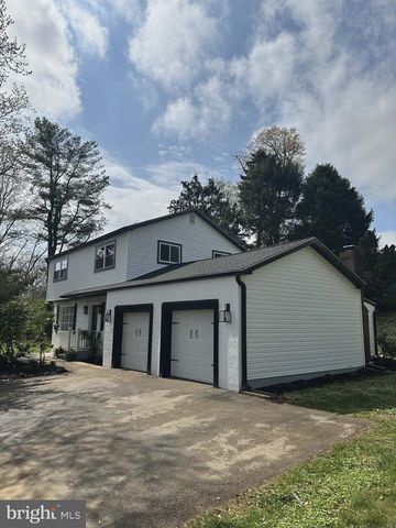 2213 CAMP HILL RD, Fort Washington, PA 19034