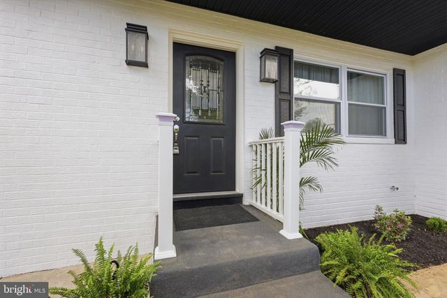 2213 CAMP HILL RD, Fort Washington, PA 19034