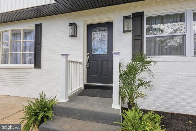 2213 CAMP HILL RD, Fort Washington, PA 19034