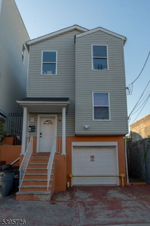 74 Beech St, Paterson City, NJ 07501