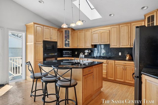 1322 Waverly Avenue, Grand Haven, MI 49417