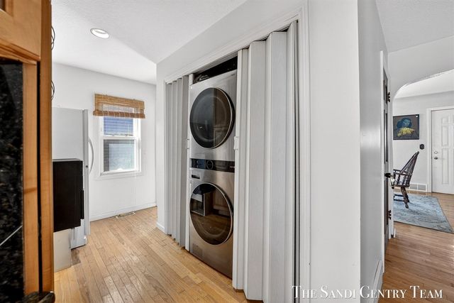 1322 Waverly Avenue, Grand Haven, MI 49417