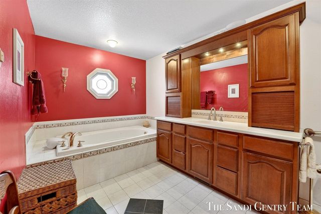 1322 Waverly Avenue, Grand Haven, MI 49417