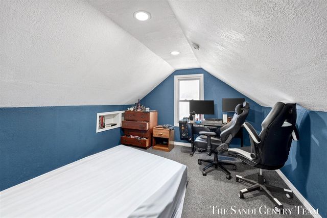 1322 Waverly Avenue, Grand Haven, MI 49417