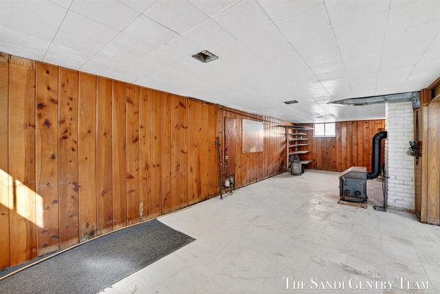 1322 Waverly Avenue, Grand Haven, MI 49417