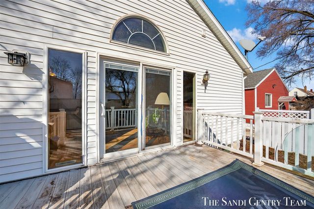 1322 Waverly Avenue, Grand Haven, MI 49417