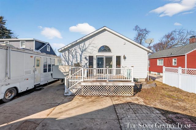 1322 Waverly Avenue, Grand Haven, MI 49417