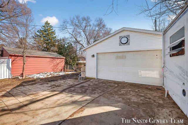 1322 Waverly Avenue, Grand Haven, MI 49417