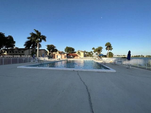 20850 San Simeon Way 105-5, Miami, FL 33179