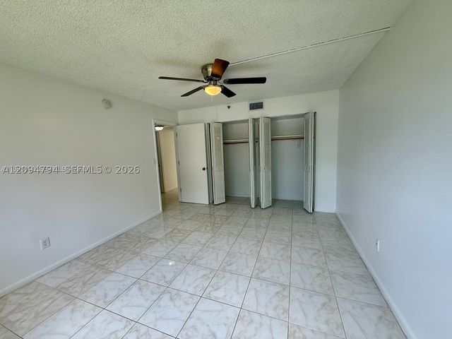 20850 San Simeon Way 105-5, Miami, FL 33179