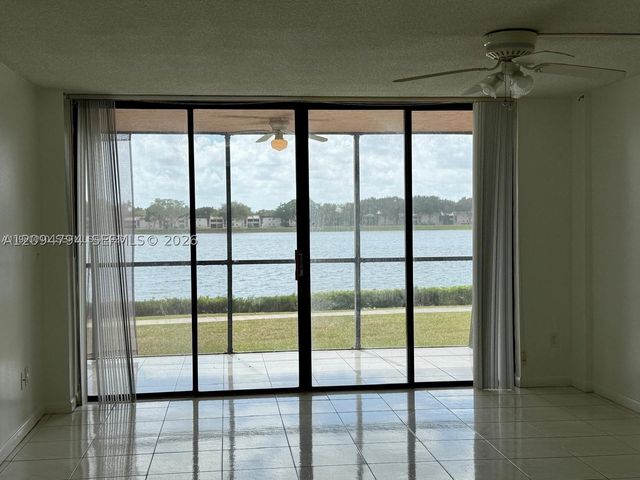 20850 San Simeon Way 105-5, Miami, FL 33179