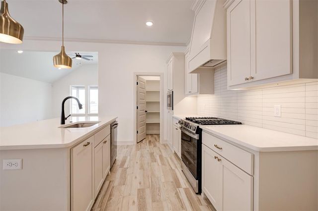 4825 Sundowner Lane, Edmond, OK 73034