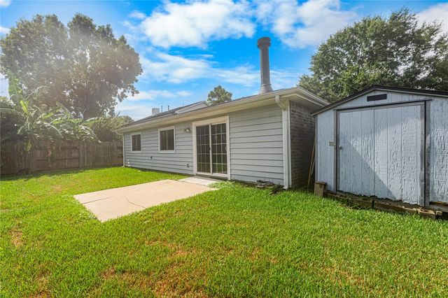 1735 Oak Ridge Drive, Kemah, TX 77565