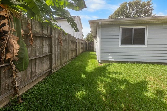 1735 Oak Ridge Drive, Kemah, TX 77565
