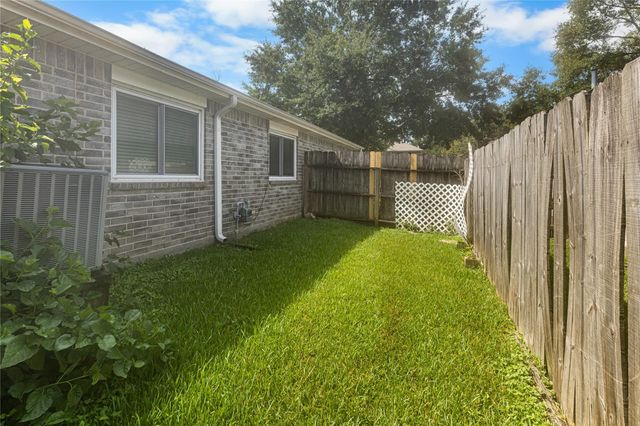 1735 Oak Ridge Drive, Kemah, TX 77565