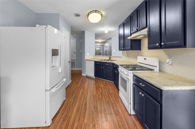 1735 Oak Ridge Drive, Kemah, TX 77565