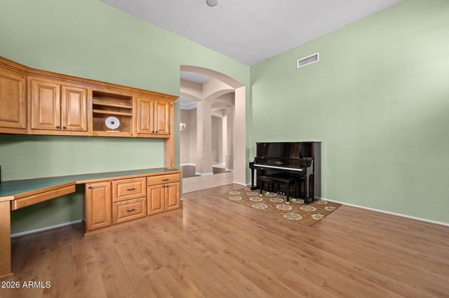 16442 S 4TH Street, Phoenix, AZ 85048