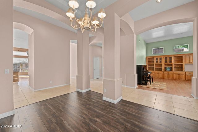 16442 S 4TH Street, Phoenix, AZ 85048