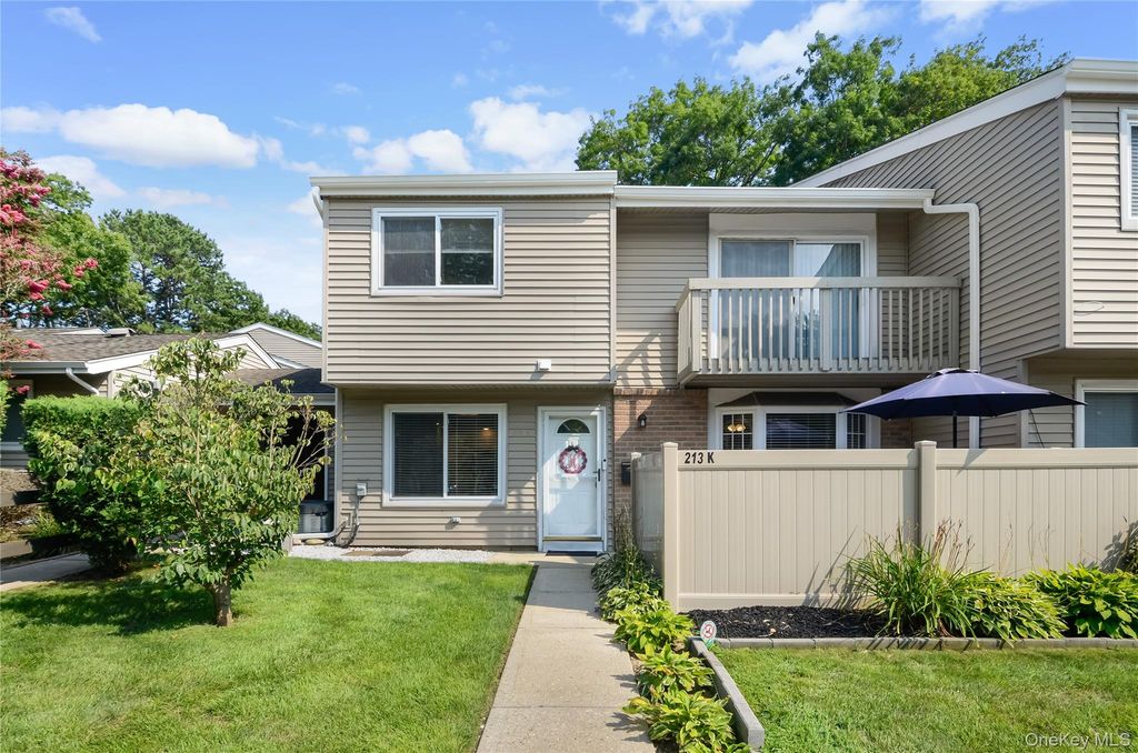 213 Springmeadow Drive K, Holbrook, NY 11741 — exterior