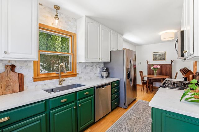 103 Greenwood Street, Mahtomedi, MN 55115